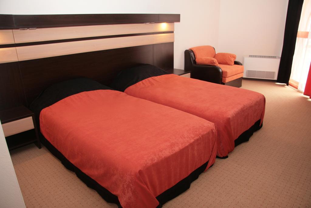 Hotel Byalo More Баните Номер фото