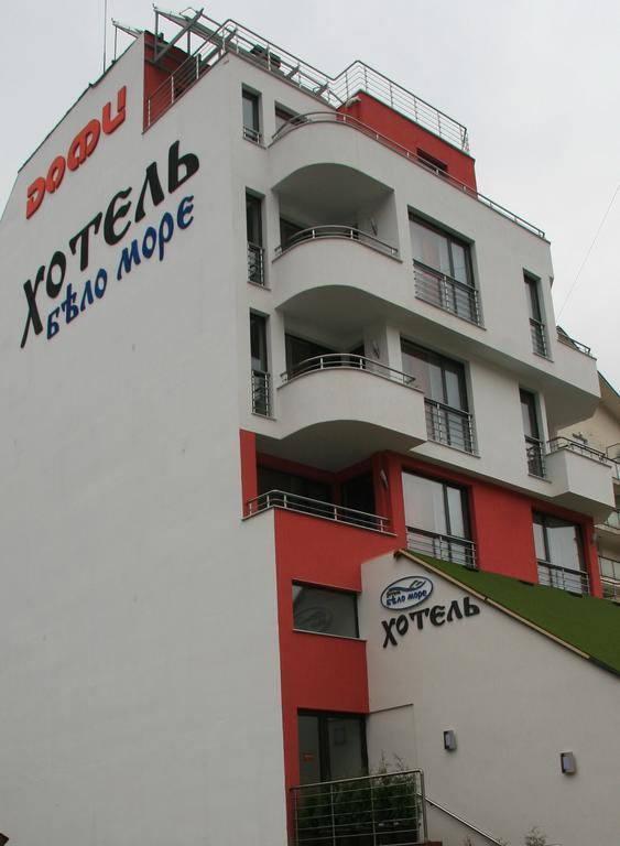 Hotel Byalo More Баните Экстерьер фото