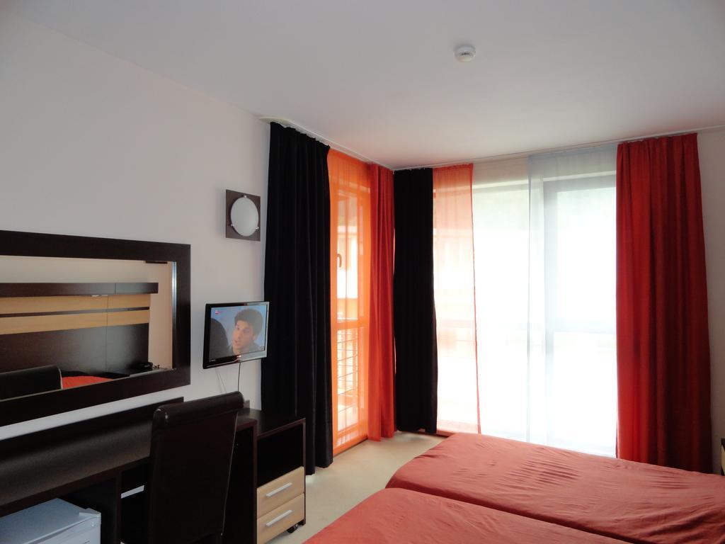 Hotel Byalo More Баните Номер фото