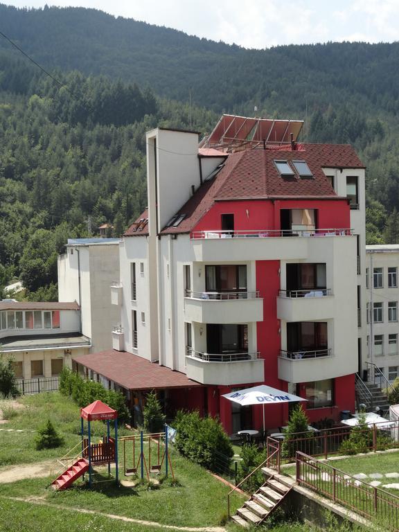 Hotel Byalo More Баните Экстерьер фото