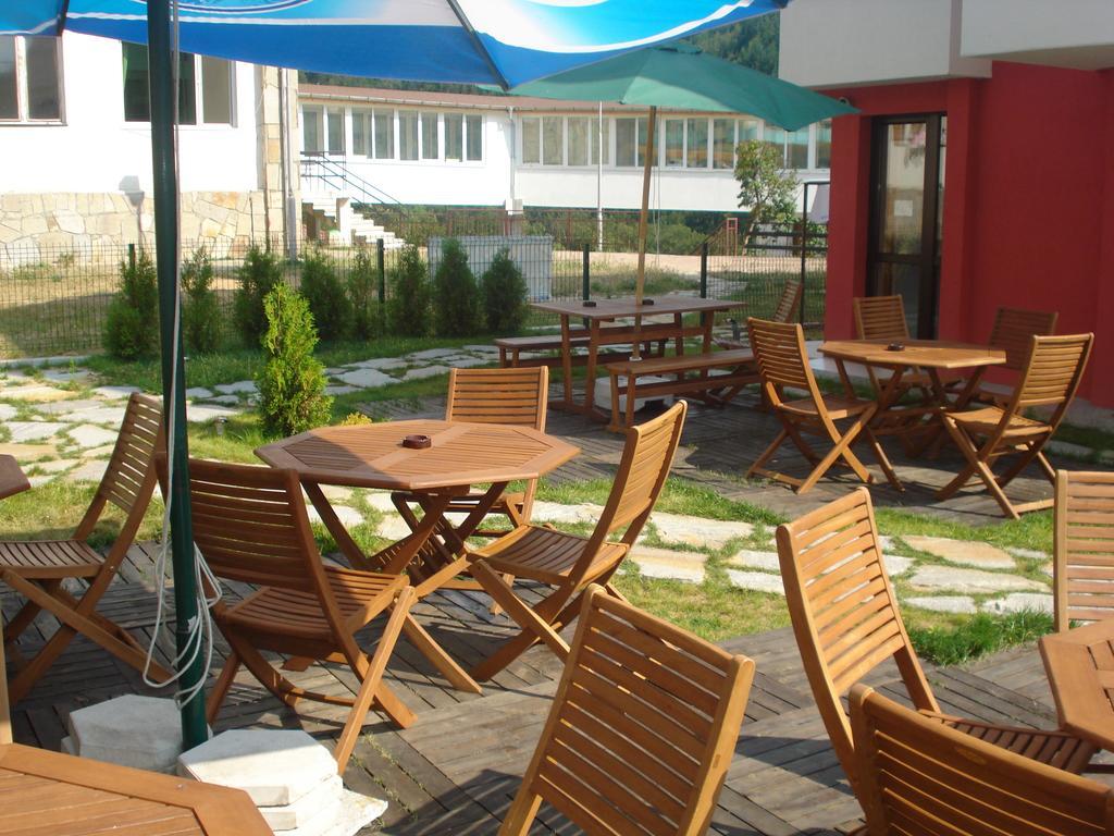 Hotel Byalo More Баните Экстерьер фото