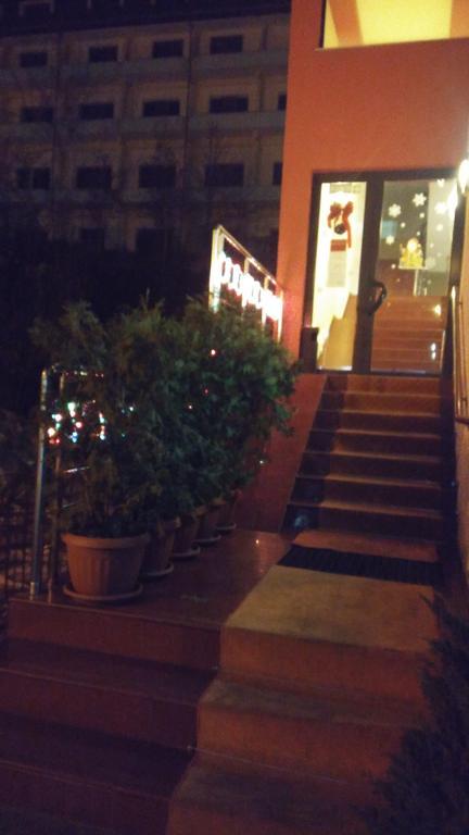 Hotel Byalo More Баните Экстерьер фото