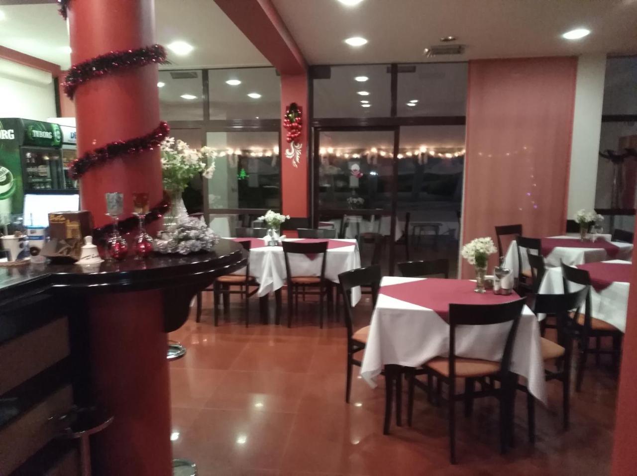 Hotel Byalo More Баните Экстерьер фото